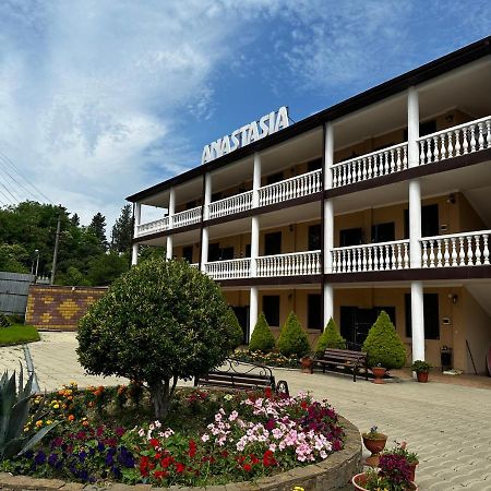 Anastasia Gudauta Exterior foto